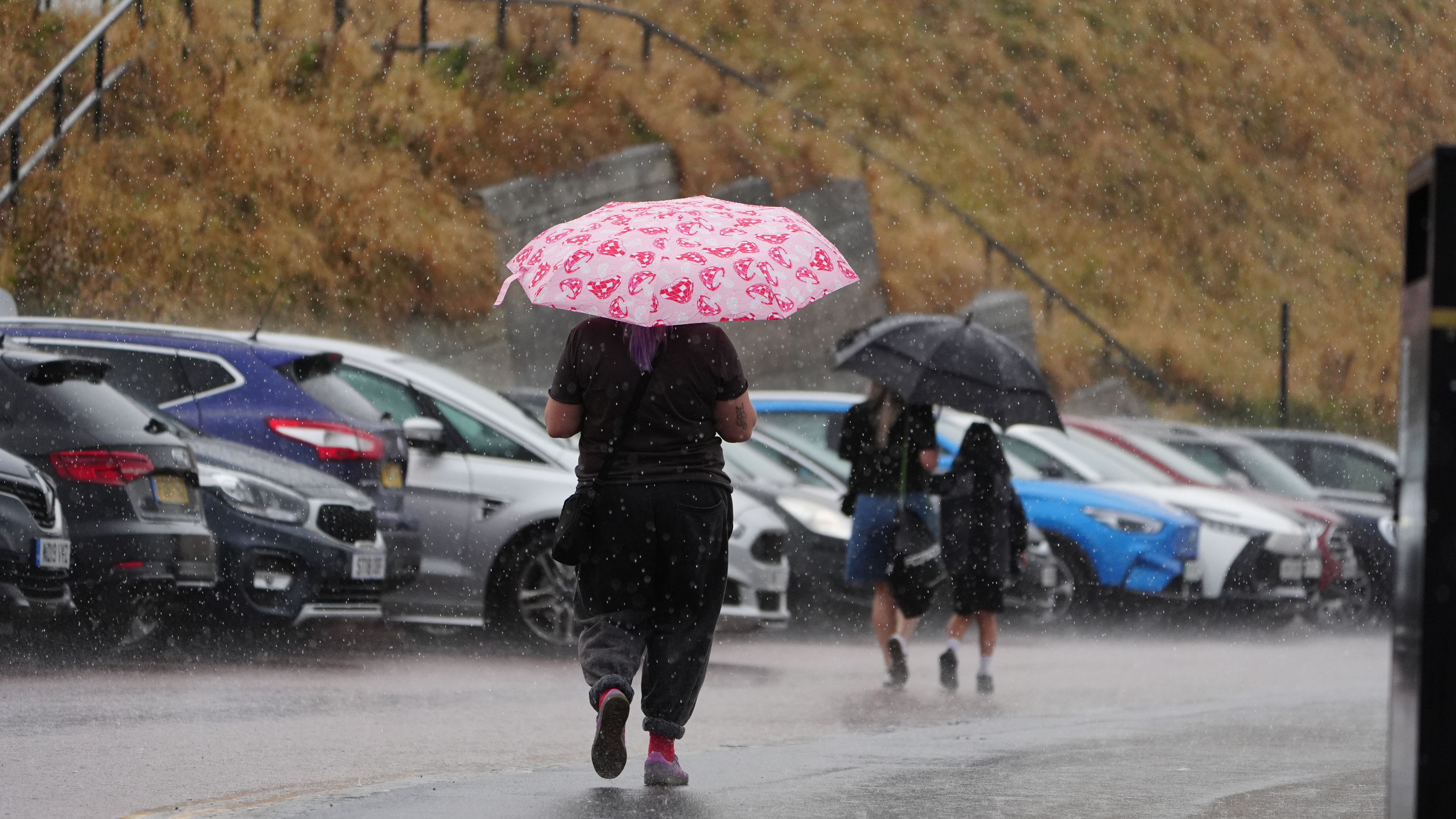 ‘Unprecedented’ El Nino event to bring storms and rain to UK, forecasters warn